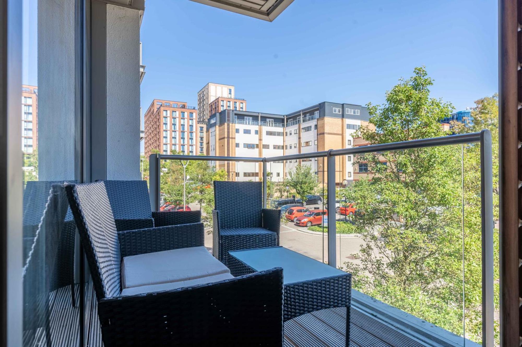 Cotels At Vizion Serviced Apartments, Superfast Broadband, Central Location, Free Parking, Fully Equipped Kitchen Milton Keynes Exterior foto